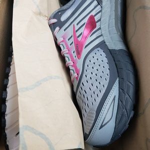 brooks ariel 18 size 9